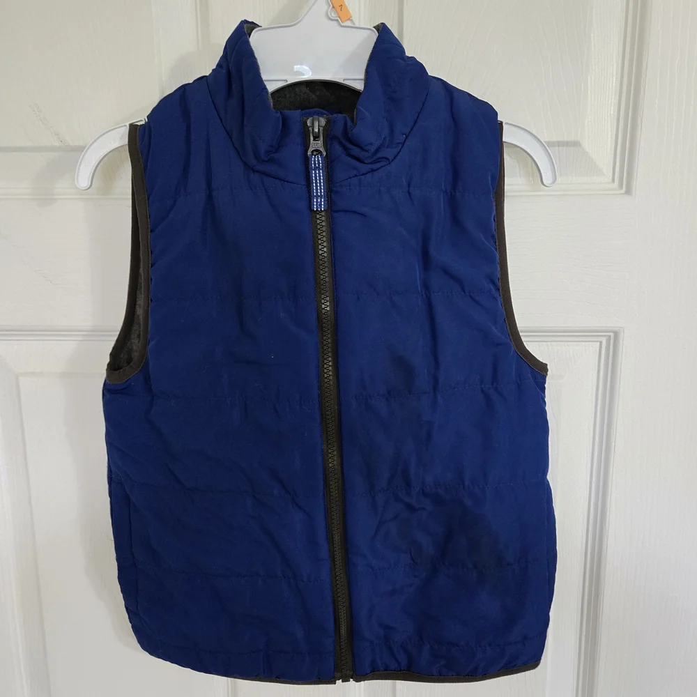 OshKosh B'gosh Kids Size  7 Navy Lined Puffer Vest EUC